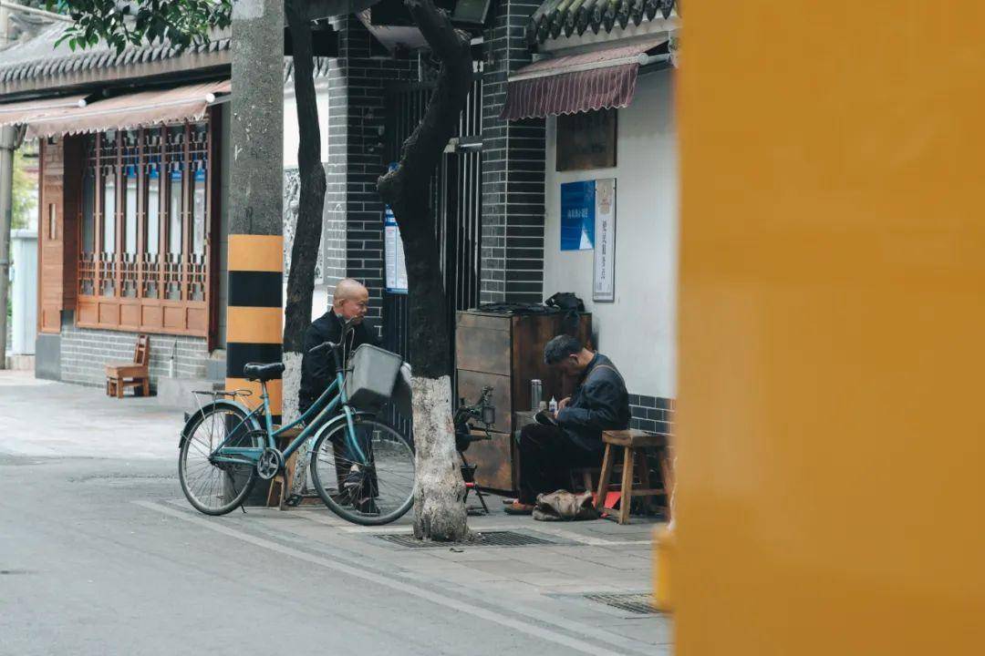 草榴社区最新地址探索，小巷独特风味的探寻之旅