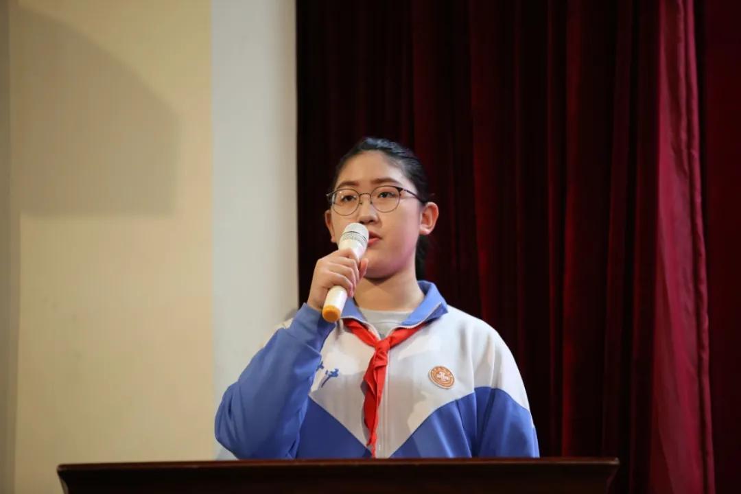 新手机发布引领科技巅峰，生活变革序曲启动